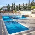 Laurus Apartament *